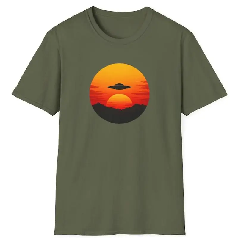 Retro UFO Sunset Flying Saucer Mountain Alien Spaceship Vintage Sci-Fi T-Shirt