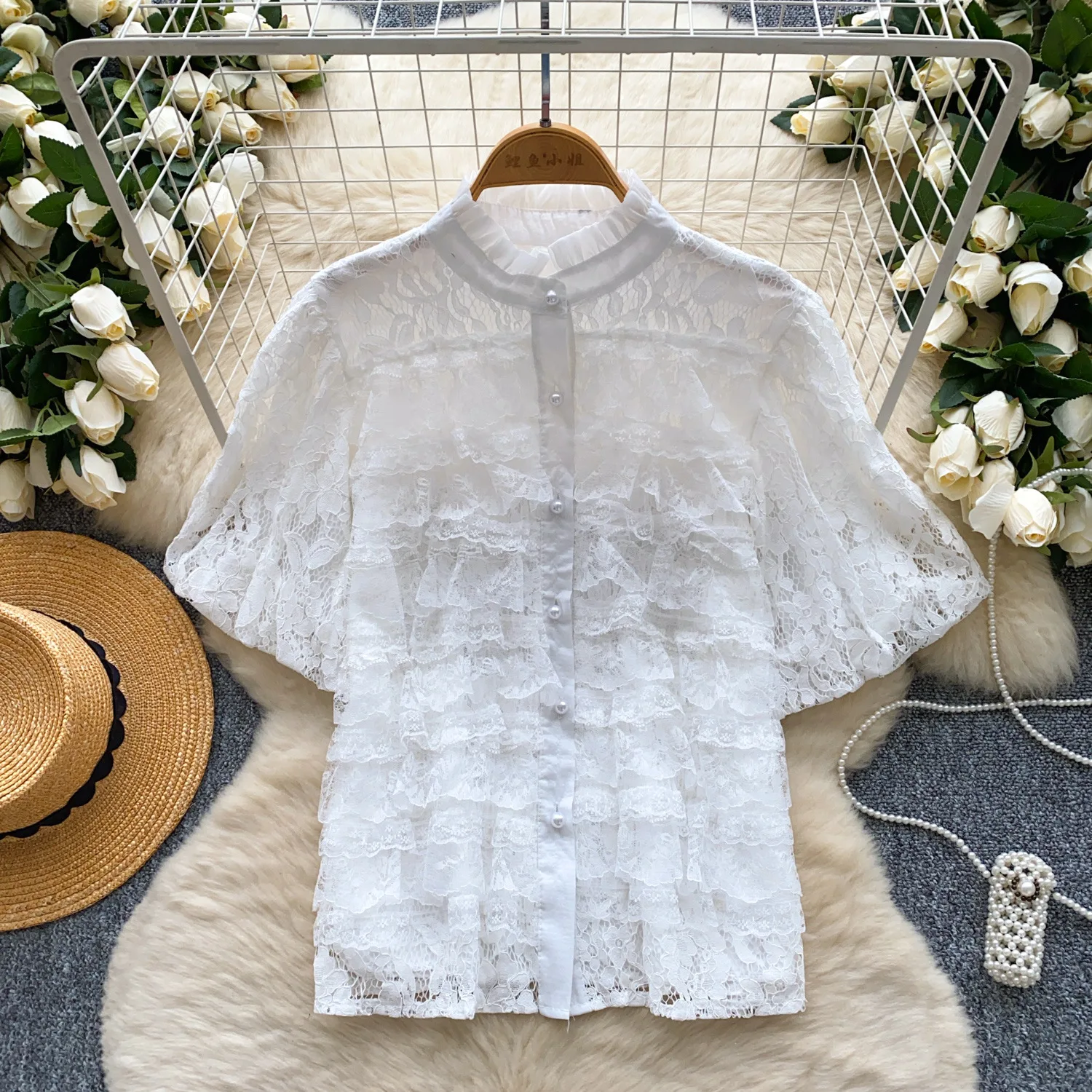 2025 여름 신상 여성 캐주얼 레이스 싱글 버튼 짧은 랜턴 소매 O넥 단색 셔츠 여성 의류 탑