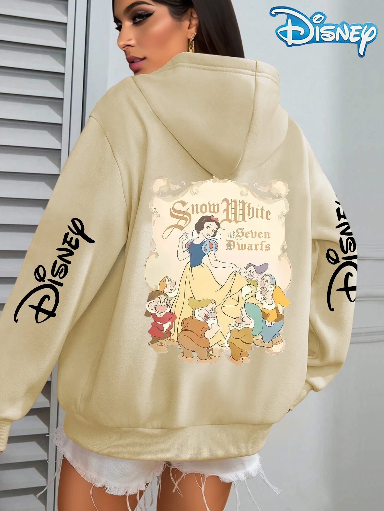 เสื้อสเวตเชิ้ตมีฮู้ดลายดิสนีย์ สโนว์ไวท์และคนแคระสำหรับผู้หญิง ฤดูใบไม้ร่วงและฤดูหนาว ผ้าฟลีซ สไตล์สตรีทแวร์ ทรงโอเวอร์ไซส์ หลวม สบายๆ