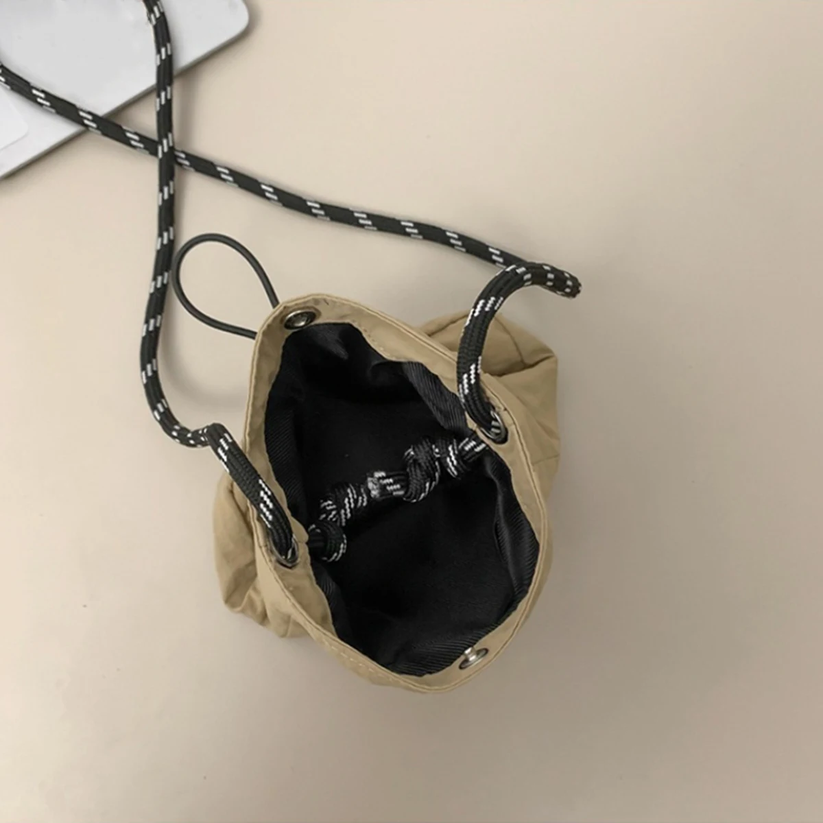 حقيبة هاتف محمول جديدة خفيفة الوزن على الطراز الياباني للشباب، حقيبة كروس متعددة الاستخدامات برباط على الطراز الكوري