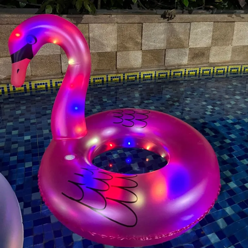 Anelli da Nuoto Gonfiabili a Forma di Fenicottero 2026 Rinforzati con Luci LED, Giocattoli Gonfiabili Galleggianti per Piscina e Spiaggia Estive