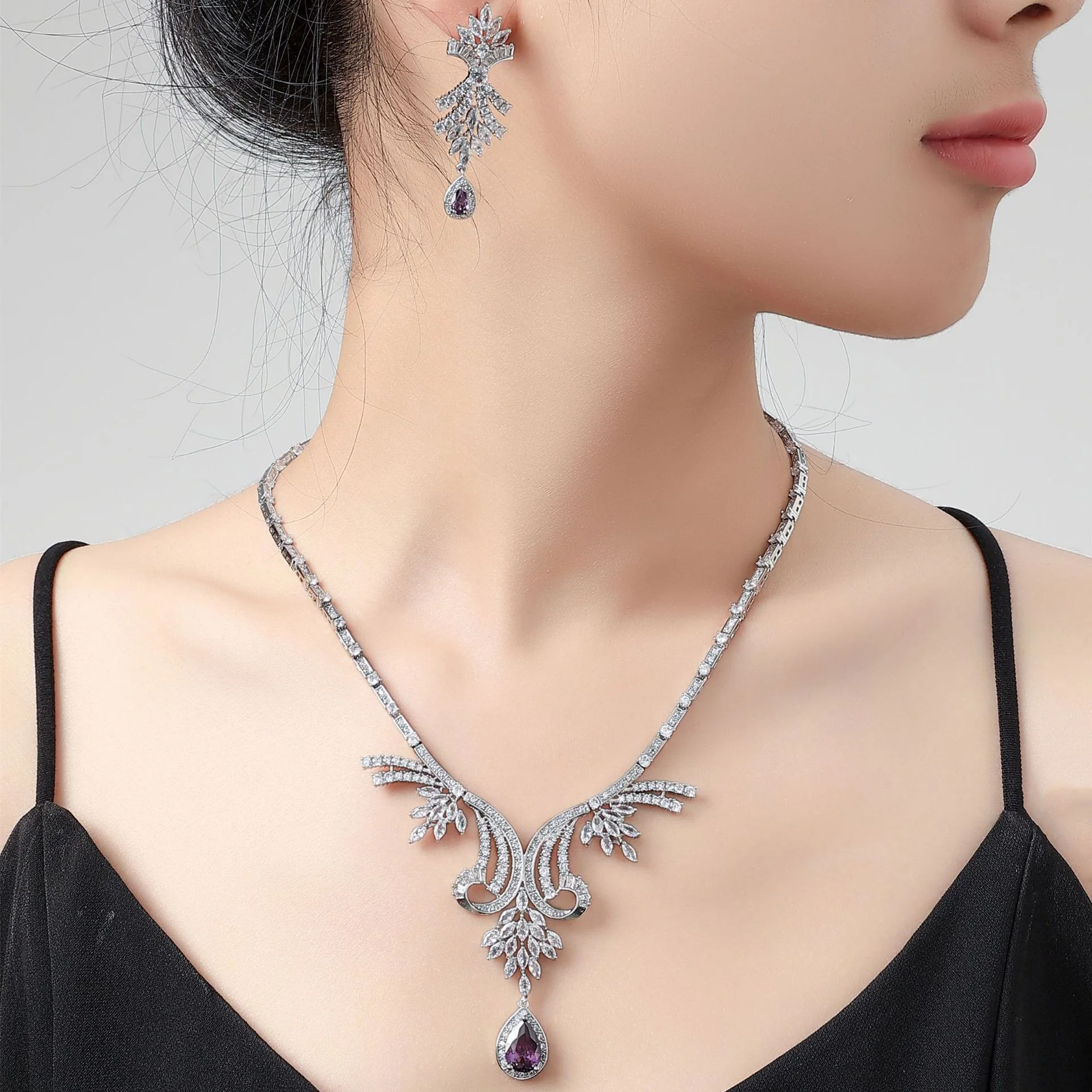 

New Arrival European Luxury Hip-hop Exaggerated Copper Zircon Pendant Necklace Earrings Two Piece Jewelry Set