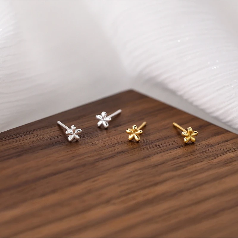 925 Sterling Silver Flower Stud Earrings Fashionable Exquisite Simple Unique Small Scale Design Trendy Exclusive for Women