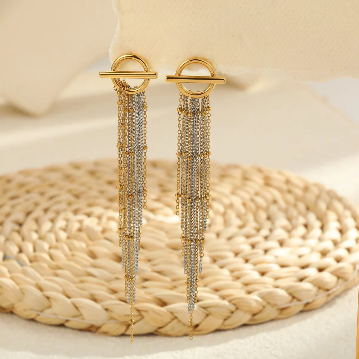 أقراط Ars ذات لونين شرابة للنساء من الفولاذ المقاوم للصدأ المطلي بالذهب عيار 18 قيراط أقراط متدلية من الفولاذ المقاوم للصدأ سلسلة طويلة أقراط بيان