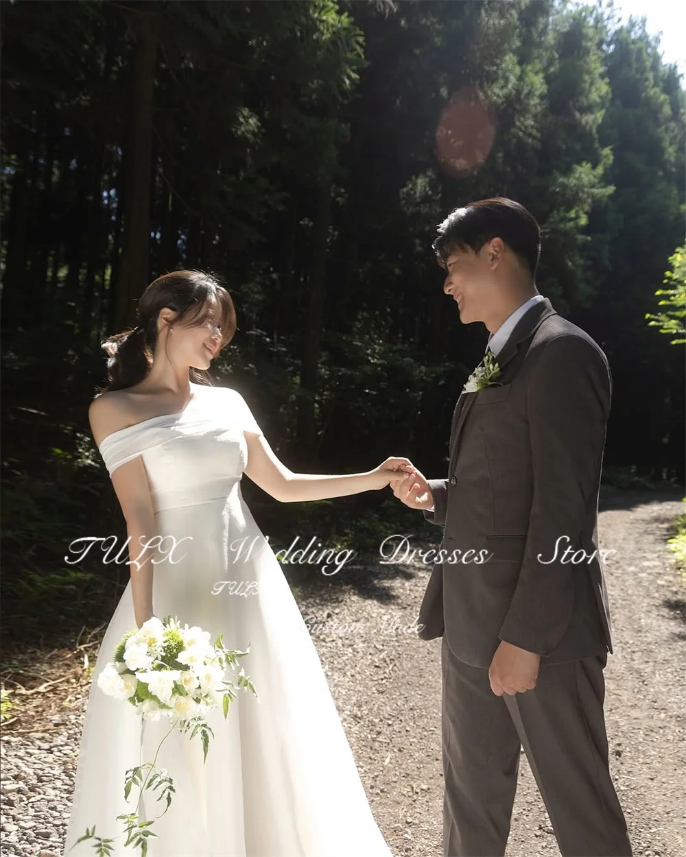 TULX Elfenbeinfarbenes Organza-Hochzeitskleid то Seznica Emma Korea Fotoshooting, trägerlos, schulterfrei, A-Linie, lange Brautkleider, Korsett, individuell gestaltet