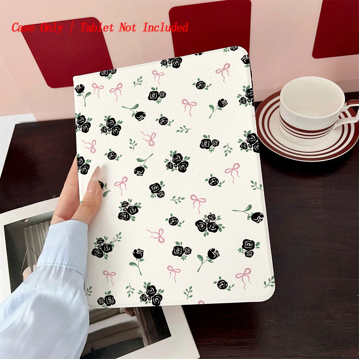 

Chic Black Small Blooms & Soft Pink Bow Pattern iPad Case for 11th Gen 10.2/10th Gen Auto Sleep/Wake Anti-Yellowing Cover