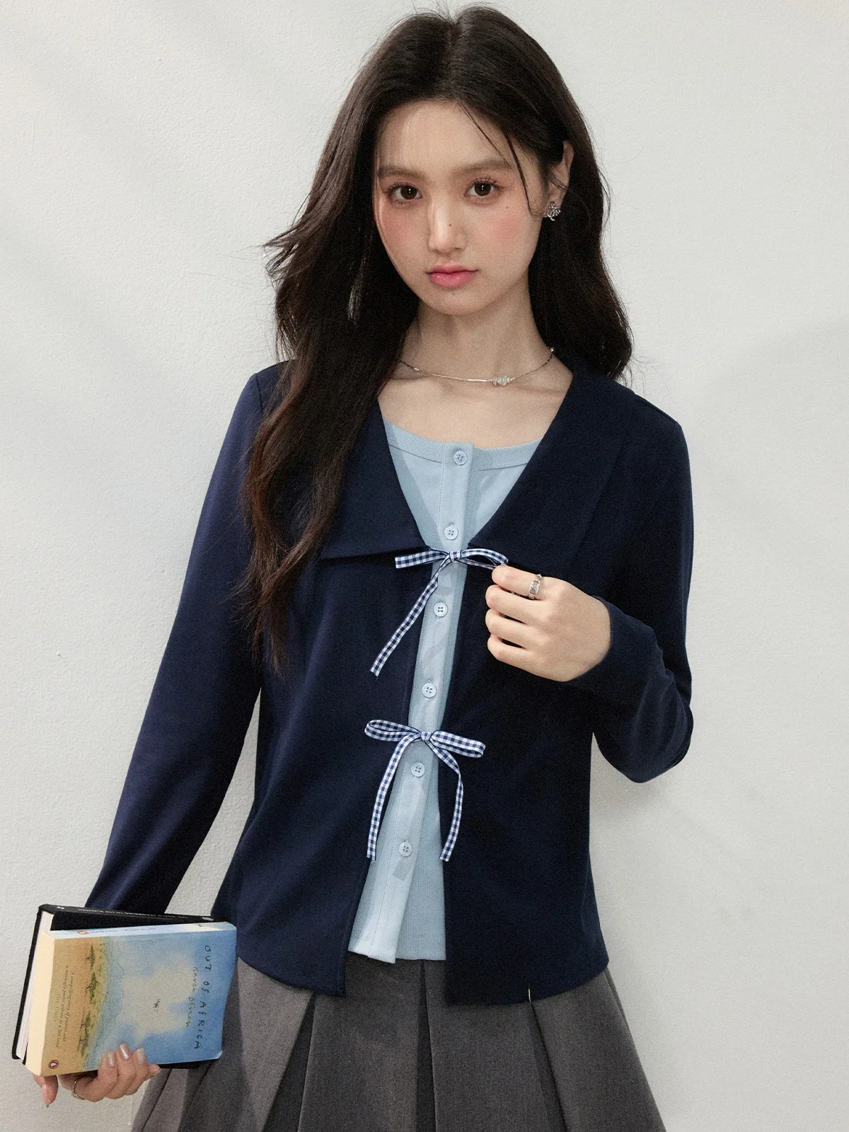 

Spring 2026 Trendy Korean Sle Knitted Sweater Fake Two-Piece Light Blue Women's Loose Fit Long Sve V-Ne Daily Wear
