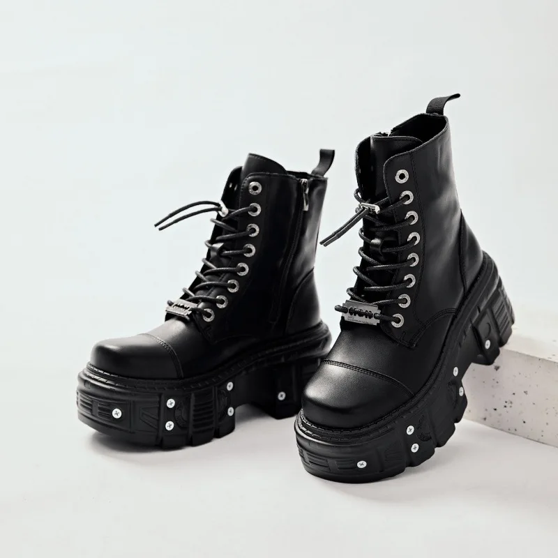 

2024 Extra Dark Motorcycle Heavy Metal Platform Boots 2024 Spring New Women's Punk Style Small Leather Shoes