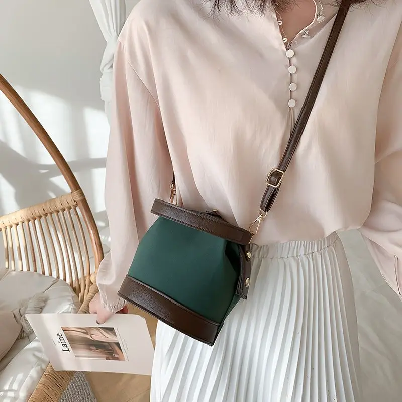 2024 New French Fashion Small Bag Women's Bag Trendy Korean Edition Versatile Crossbody Bag Casual Portable Handbag Bucket Bag