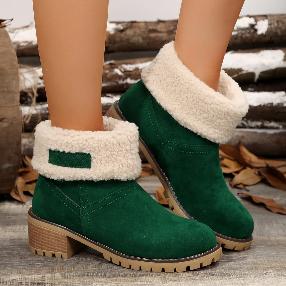 Botas de terciopelo con tacón cuadrado y punta redonda para mujer, zapatos cómodos informales, botines cálidos de Color sólido, moda de invierno, novedad