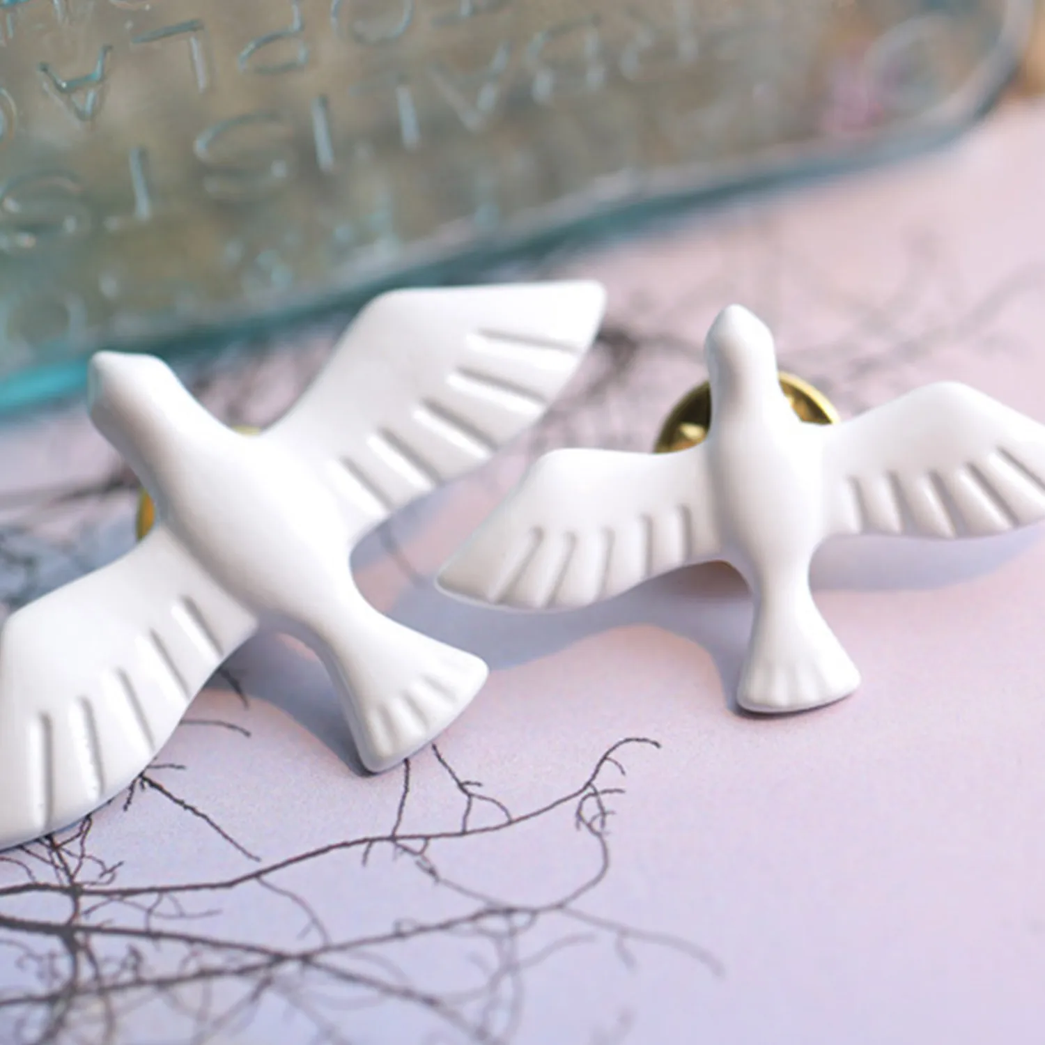 Animal Brooch Acrylic Vintage White Peace Dove Birds Brooch Pins Jewelry Gifts Brooches for Women