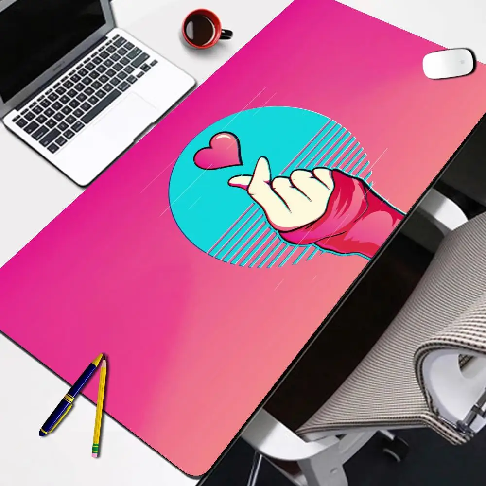 لوحة ماوس على شكل قلب للإصبع، حصيرة مكتب ألعاب مطبوعة عالية الدقة مع حافة قفل، لوحة مفاتيح كمبيوتر غير قابلة للانزلاق لألعاب الكمبيوتر