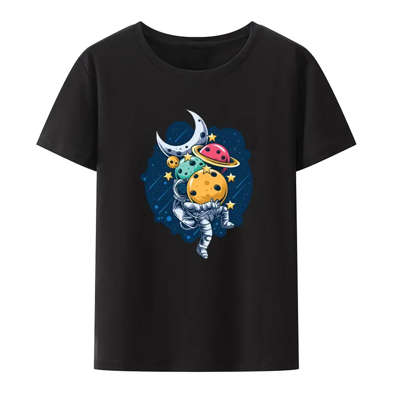 Astronauta segurando planetas imprimir t camisa menina nova chegada rua moda roupas de verão para wo roupas masculinas menino