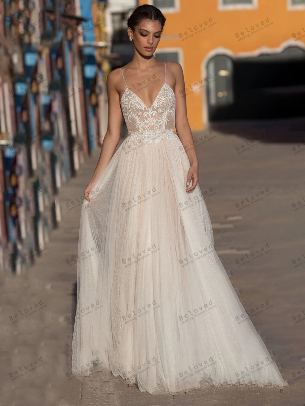 Abiti da sposa della boemia abiti da sposa classici Appliques di pizzo abiti senza maniche Sexy senza schienale per la festa abiti affascinanti di Novia