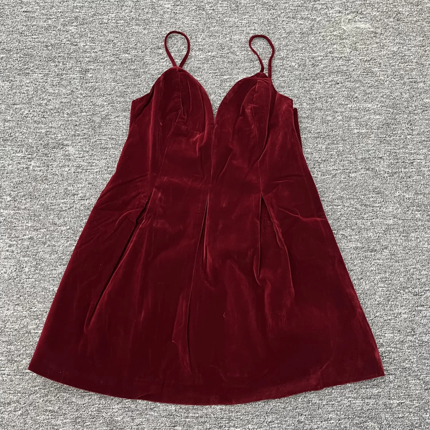 

Kar&Otza women's 2024 autumn and winter new dress velvet V-neck backless fashion sexy temperament mini suspender short skirt