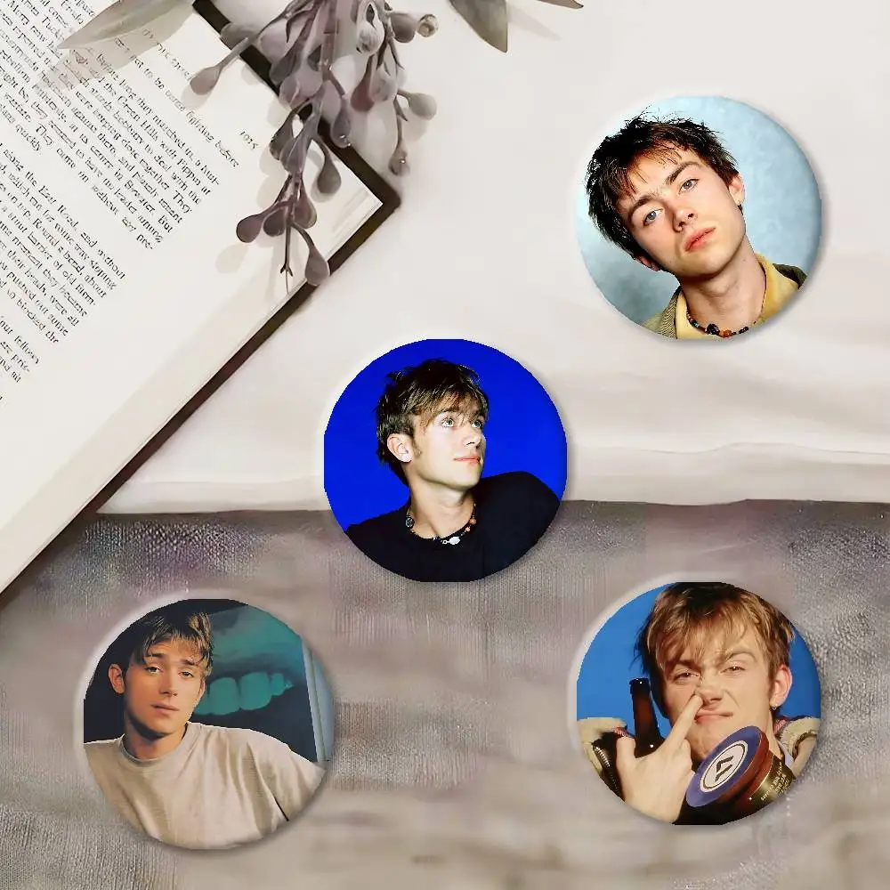 I Love D-Damon A-Albarn Badge Peripheral Lapel Pins Tinplate Round Brooch For Shoulder Bag Accessories Souvenir Gifts