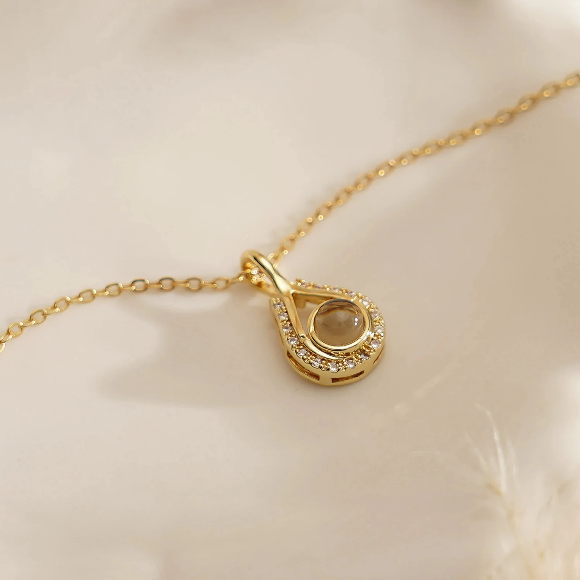 Custom Photo Projection Necklace Memorial Necklaces in Gold Customized Necklace with Picture Photo Projection Birthday Gift