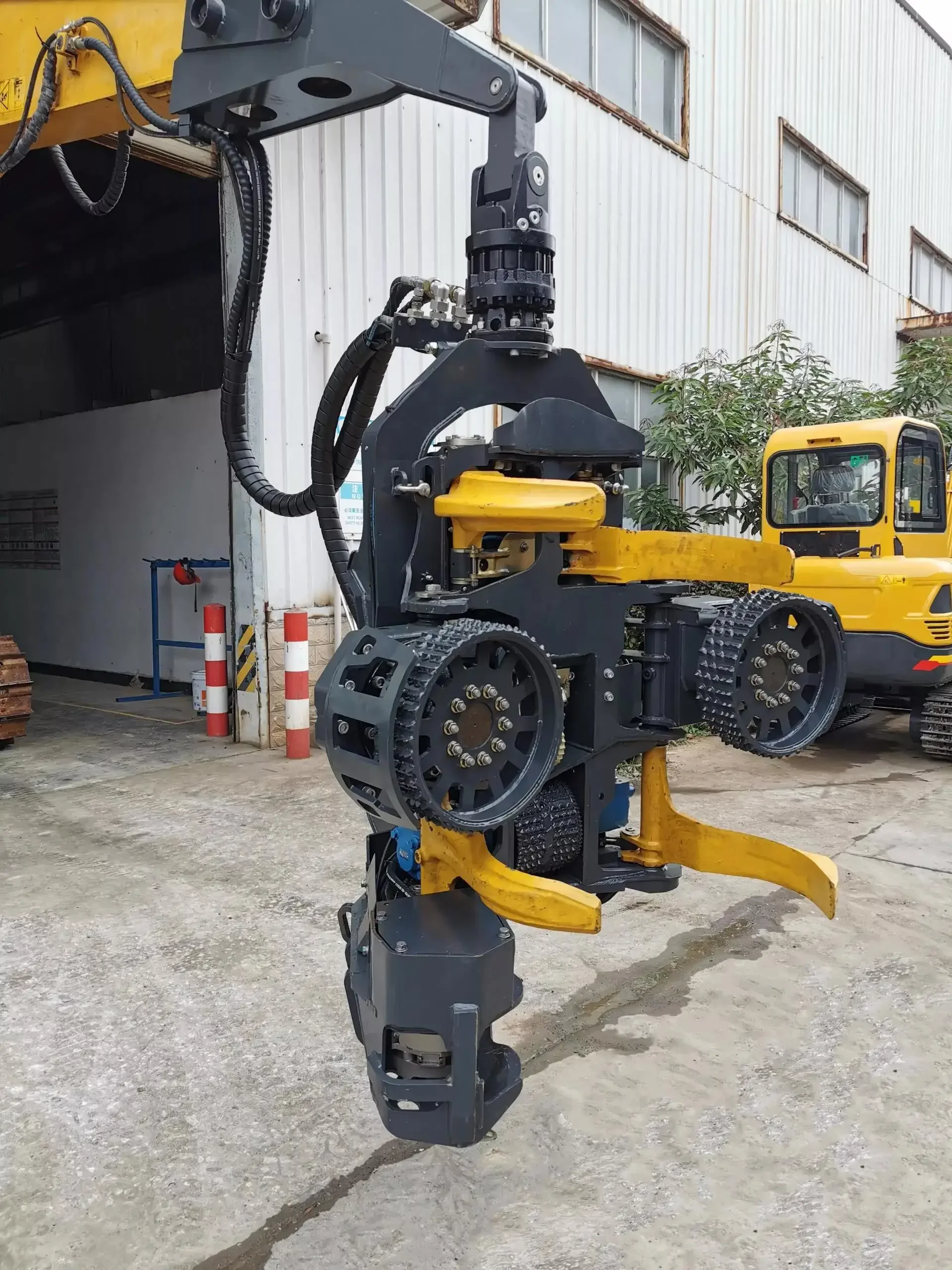 Bos Logging Machines Logging Equipment For Snijden Bomen On Sale