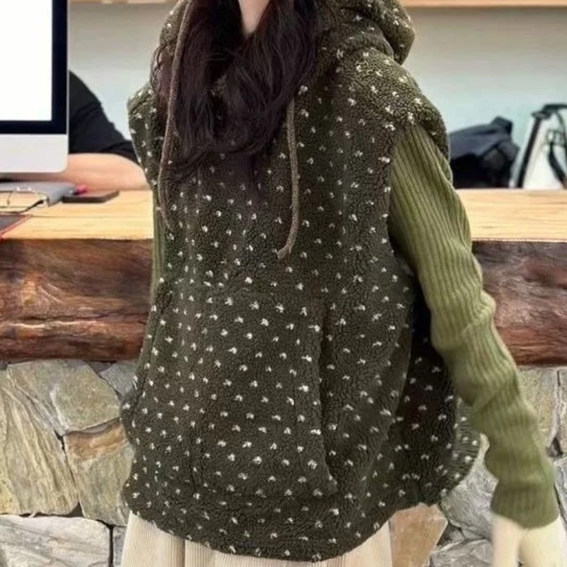 

2025 Autumn and Winter Artificial Lamb Wool Hooded Warm Vest Loose Women's Vest Top