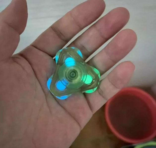 

USED EDC Linghu 3 PC Fingertip gyroscope Decompression toys