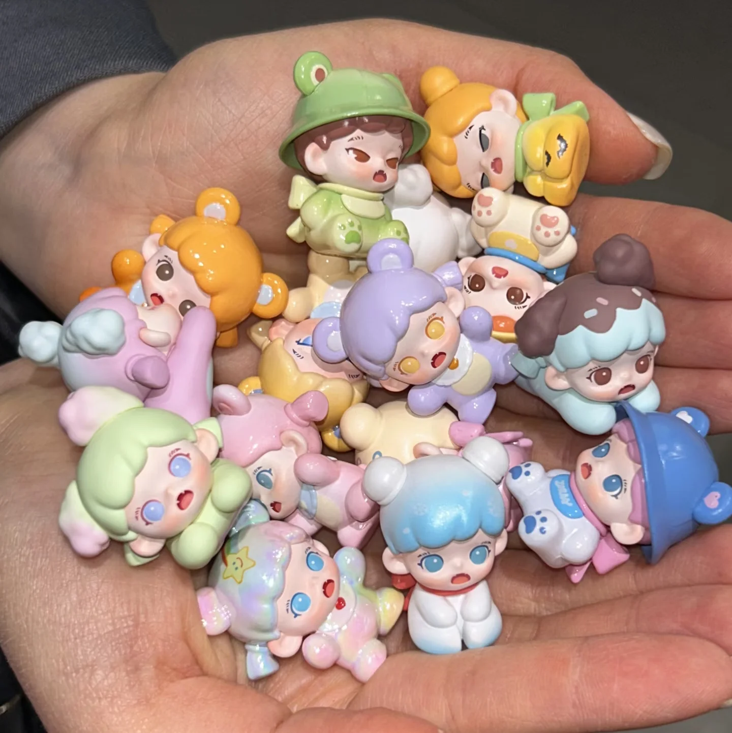 

Оригинальная серия Zoraa Tiny Kindergarten: мини-бокс-сюрприз, модная загадочная коробка, коллекционная кукла-украшение, подарок на день рождения