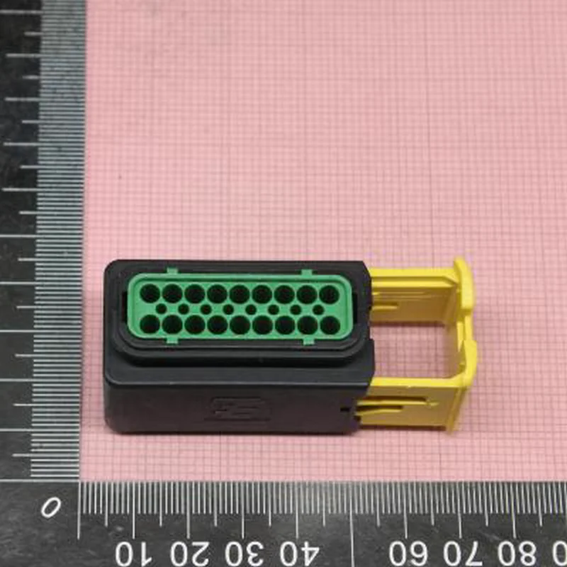 2PCS Original Tyco connector 3-1563759-1 18P green female shell