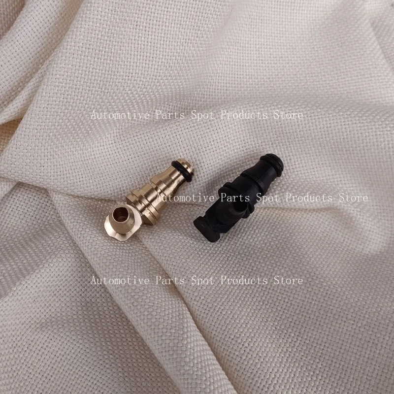 Suitable for Mercedes Benz W211 W212 Auxiliary Kettle C63 Connector W251R300R350 Return Pipe W204 Water Pipe Connector