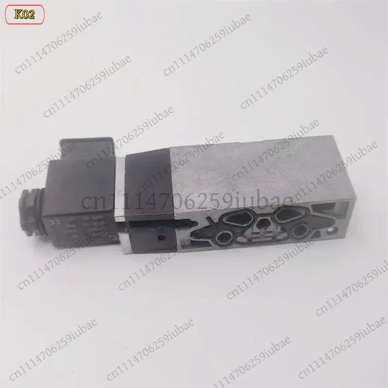 New SXE9561-A70-00B 110VAC Solenoid Valve Industrial Automation Fluid Control Valve