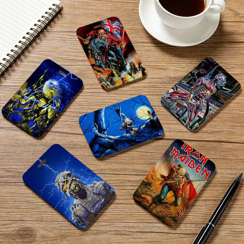 Porta-Cartões de Crédito e Identidade Iron Maiden com Cordão para Pescoço