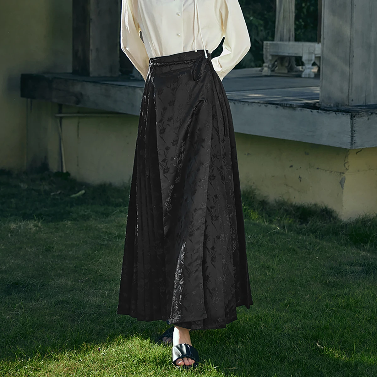 OLrain Women Chinese Style Horse-face Skirt Autumn 2026 Black Unique Skirt Chic Jacquard Wrap Elegant Maxi Skirts O24CB89215