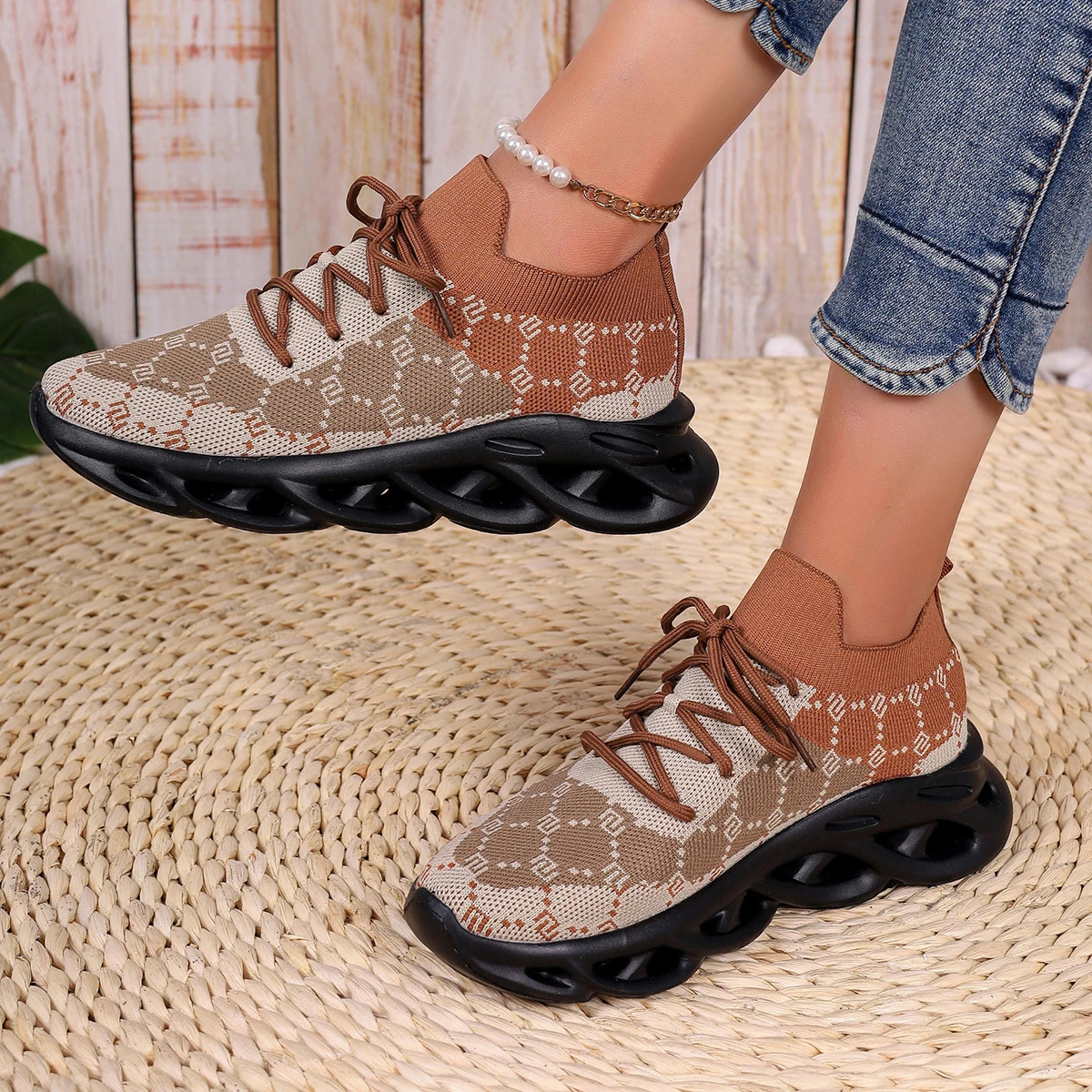 2024 New Luxury Designer Platform Woman Sports Breathable Mesh Trend Flat Casual Sneaker Females Elegant Fashion Ladies Shoes