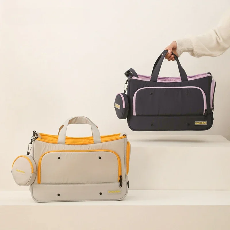 

A Breathable Portable Shoulder Dog Carrier Bag with Mesh