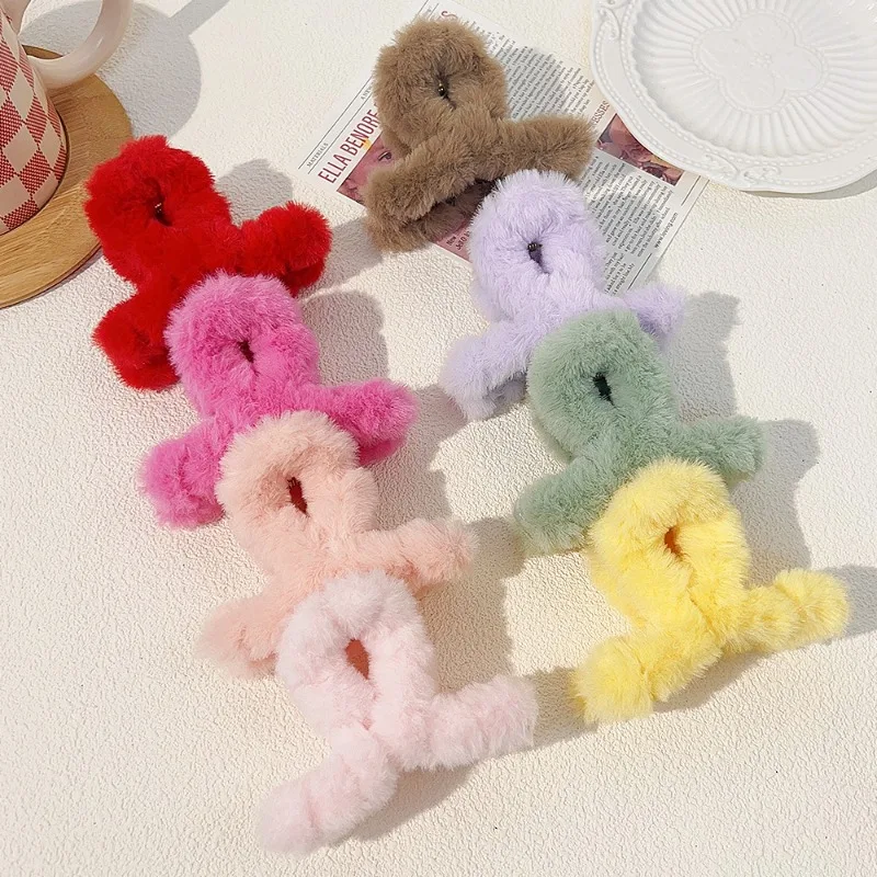 Spring Winter Faux Fur Hair Claw Elegant Acrylic Hairpins Plush Hair Clip Barrette Crab Headwear for Women Girl Hair Accessories