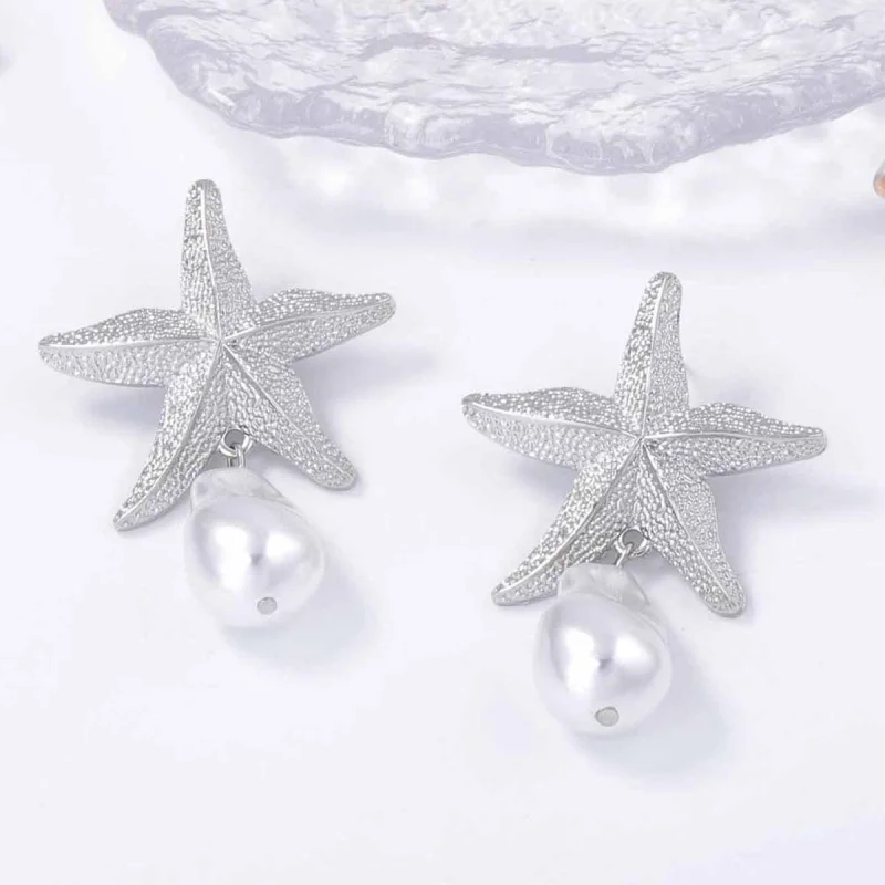 أقراط لؤلؤ مقلدة قلادة مجوهرات على طراز الرسوم المتحركة اللطيفة للنساء تصميم إبداعي بسيط ورجعي