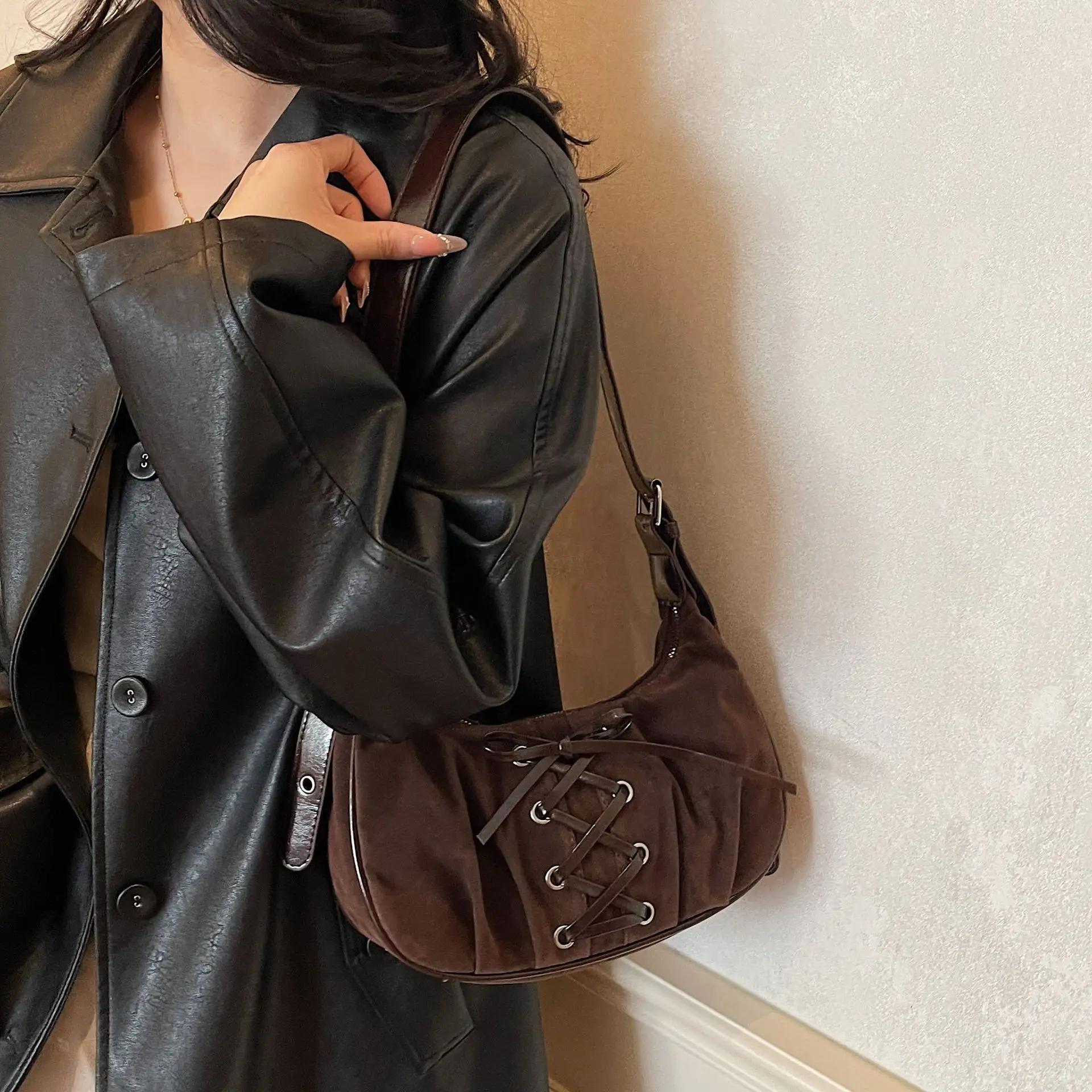 حقيبة على شكل هلال على شكل قمر 2025، محفظة تحت الإبط للنساء، حقيبة كتف فاخرة، حقيبة عصرية من النهار إلى الليل، حقيبة حبال مزخرفة #2