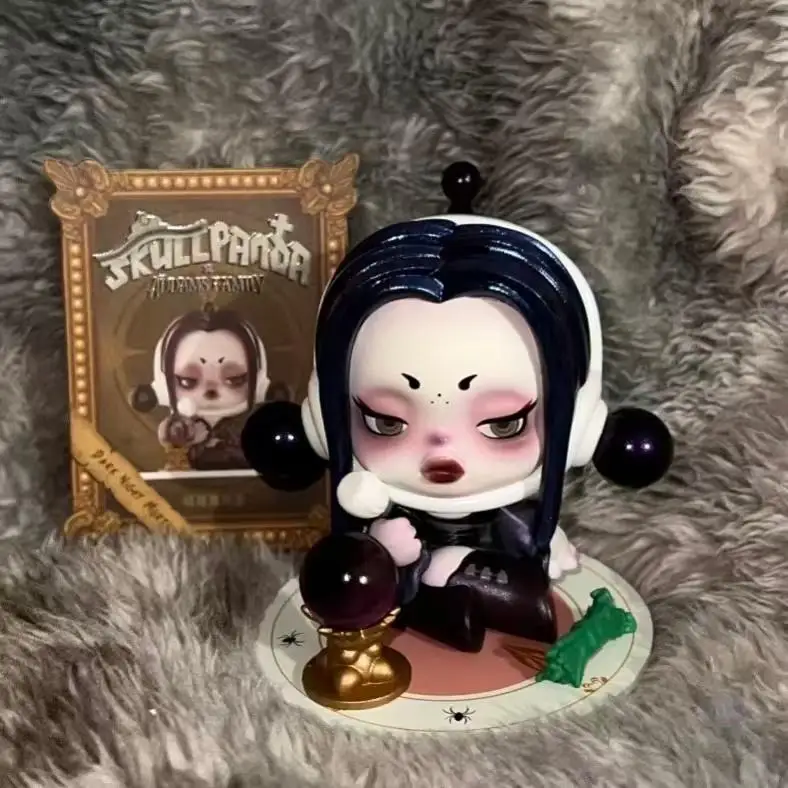 Аутентичная семейная серия Адамс POPMART SKULLPANDA, модный игровой сюрприз, праздничный подарок, украшения ручной работы