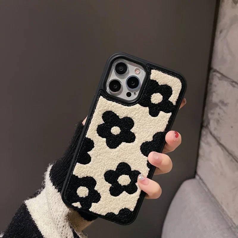 Korean Retro Fuzzy Plush Flowers Pattern Phone Case For iPhone 16 15 14 11 12 13 Pro Max  Cases Winter Soft Shockproof Cover