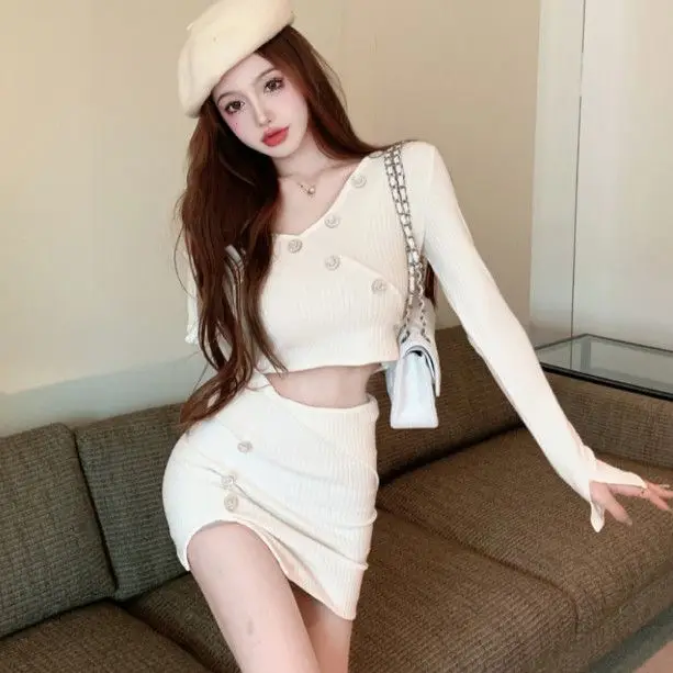 

Two-Piece Set Knitted Off-Shoulder Long-Sleeved Tops Slit Short Skirts Stylish Spring Autumn New Fashion Sets