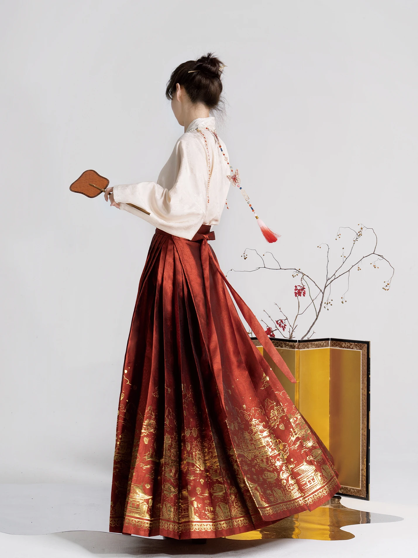 

Новая женская юбка в стиле династии Мин с золотой вышивкой и шлейфом, в китайском национальном стиле Ханьфу