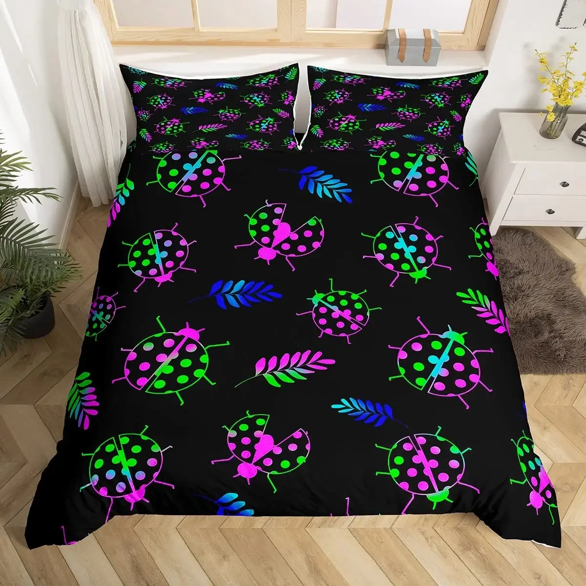 

Cute Ladybug Bedding Set Twin Size Cartoon Ladybugs Duvet Cover for Kids Child,Kawaii Wildlife Ladybird Reptile Comforter Cover