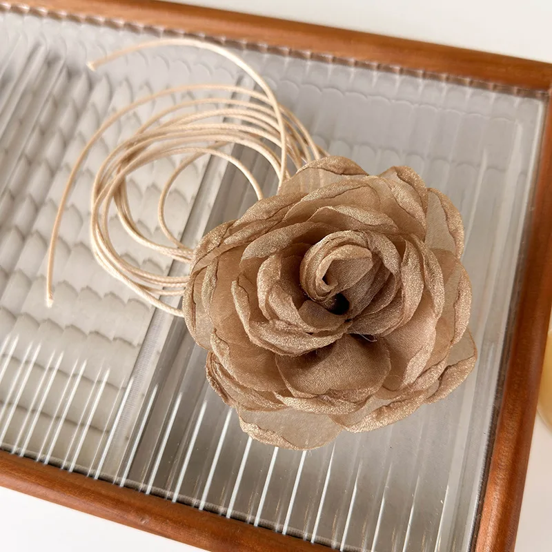 Frühlingskollektion, mehrfarbige Rosenhalskette, französische Halskette, elegante Kragenaccessoires für den Damenmodestil – Detail 14