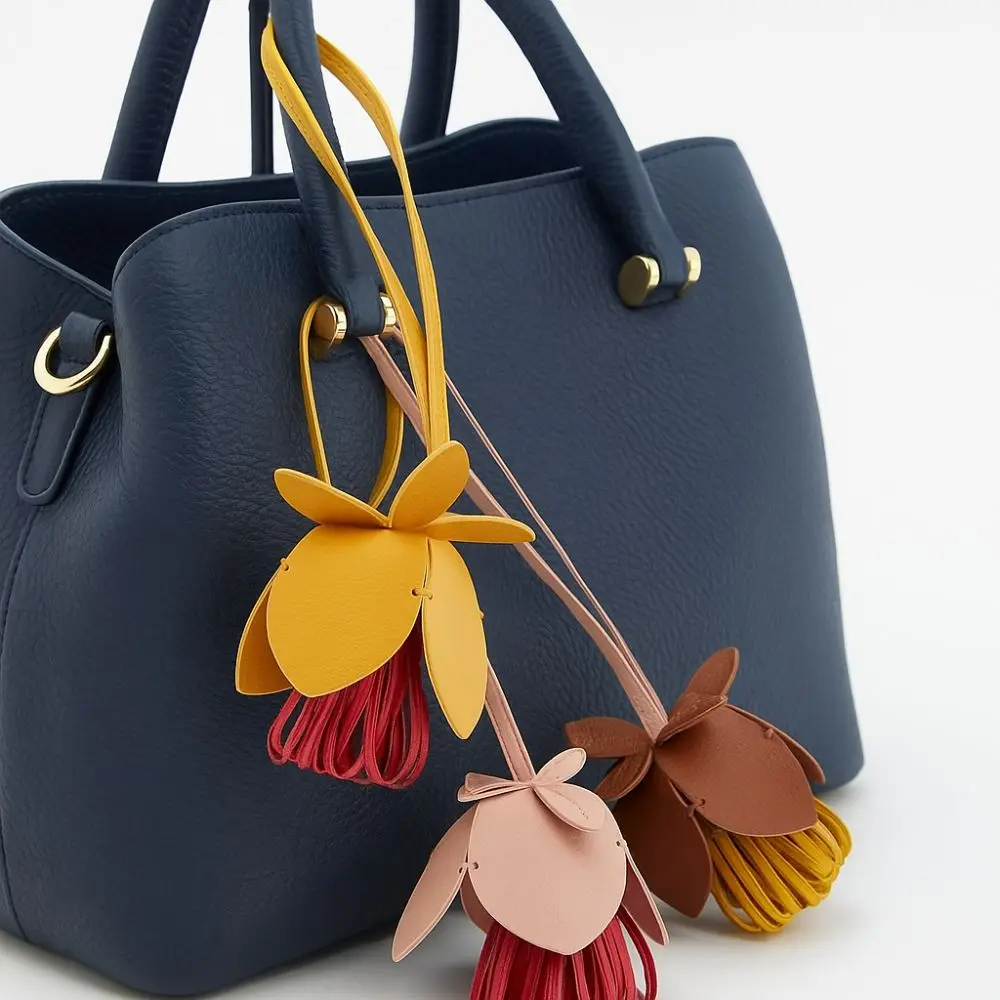 

Trendy Hanger Flower Pu Leather Pendant Handmade Car Keyring Leather Keychain Creative Fashion Bag Pendant Women