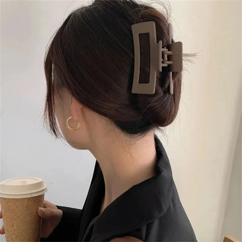 Neue 9cm feste Acryl Haars pange für Frauen einfache Mode Krallen Krabben koreanischen Hai Clip Kopf bedeckung Mädchen Haarschmuck