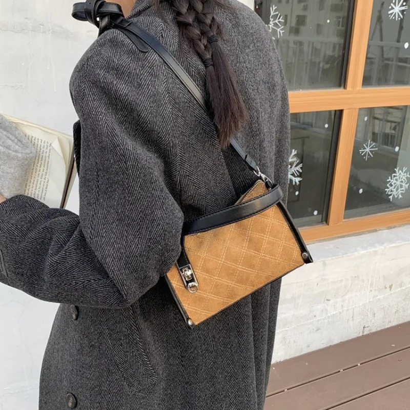 

Fashionable Women's Crossbody-Bag Made Of Fine Leather Boasting Trendy Famous Lasting Daily Look​