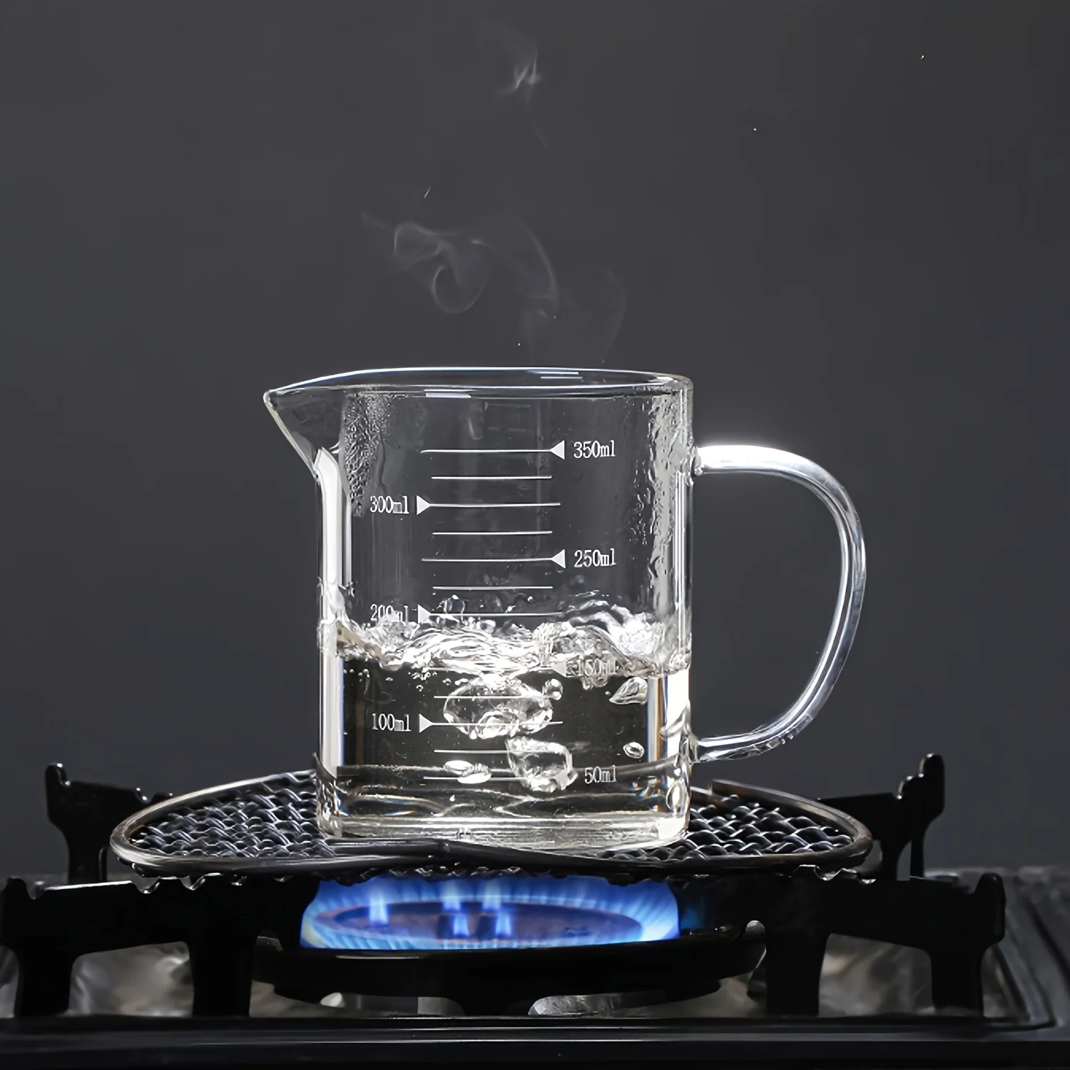 1PC With Lid Versatile Glass Measuring Cup, Precision Scale & Spout, Insulated Handle for Safe Pouring High temperature resistan