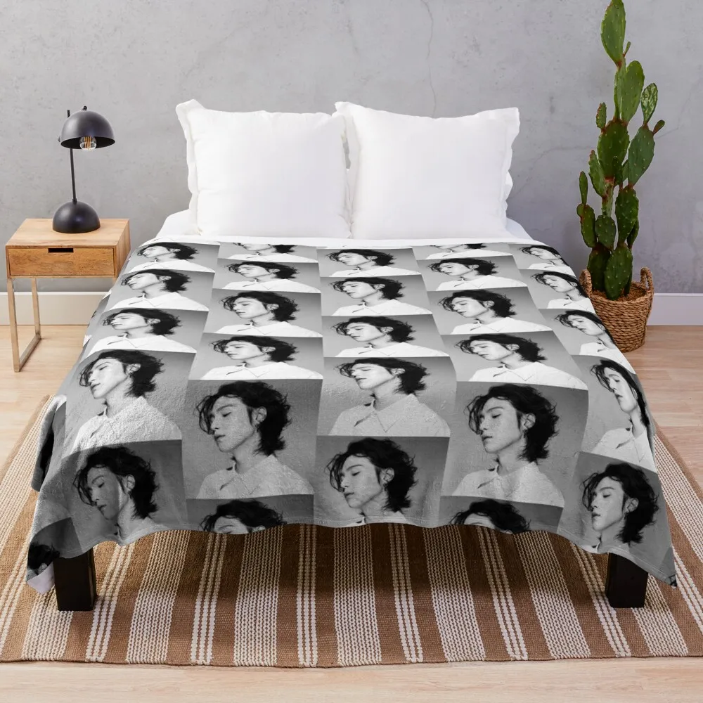 Black and white Yoongi Throw Blanket Baby bed plaid Bed linens Comforter Blankets