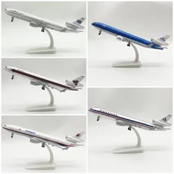 20CM Diecast MD11 American World Cargo Airlines Airplane With Base Landing Gear Wheels Alloy Aircraft Plane Toy