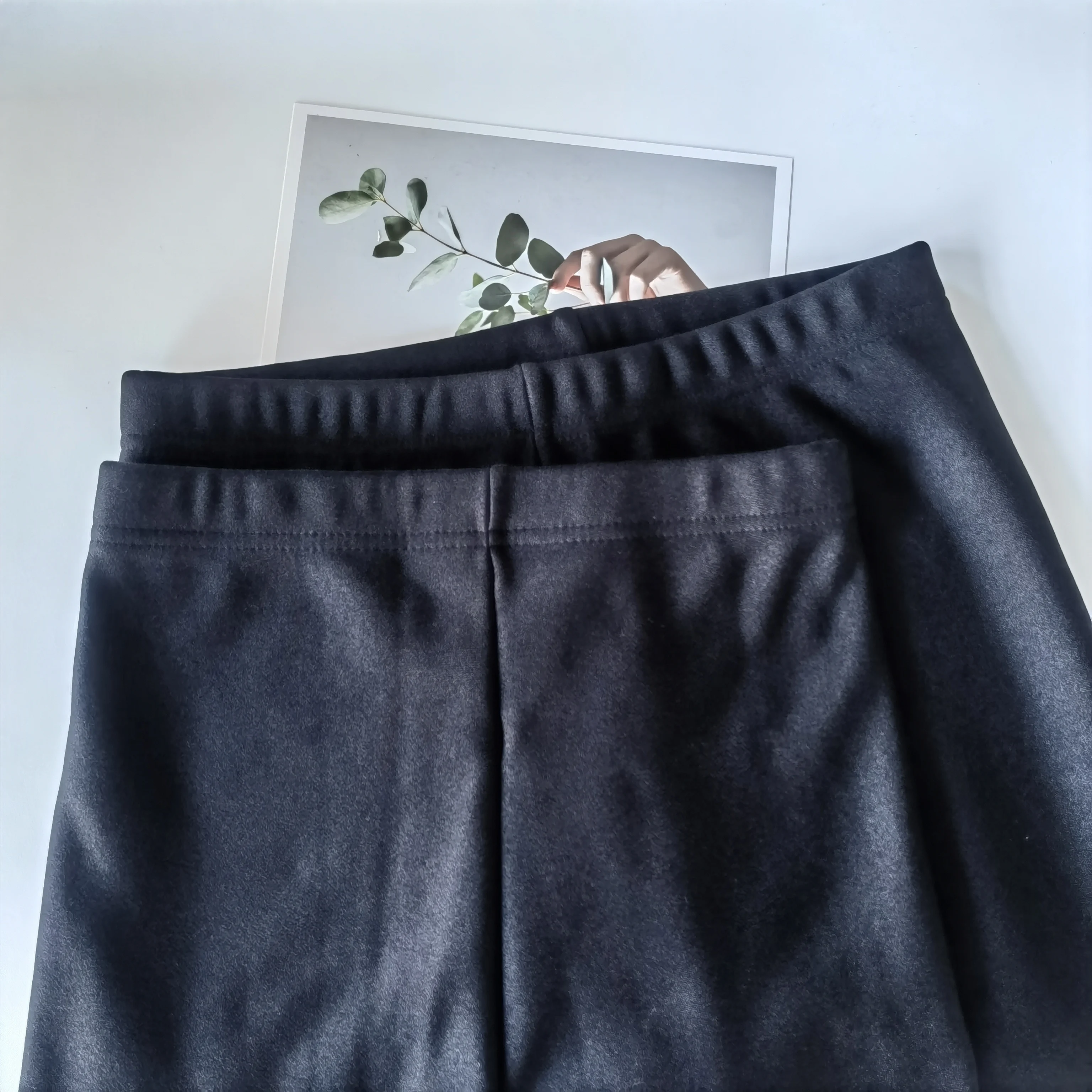 Pantalones brillantes acolchados para mujer, ropa exterior, pantalones negros elásticos hasta la pantorrilla, pantalones de cintura alta con parte inferior gruesa de nueve puntos