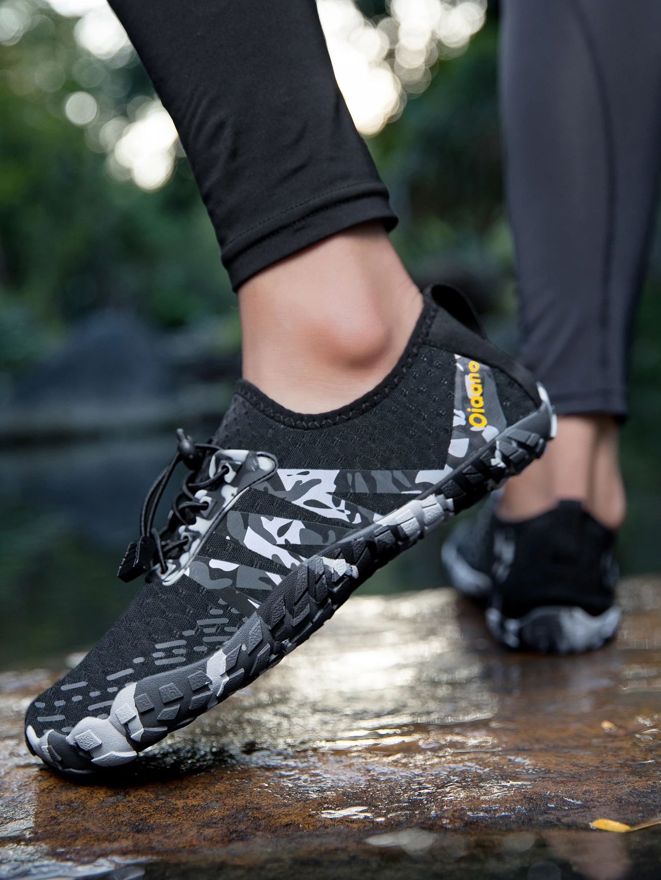 حذاء Oiaano للجنسين للرجال والنساء مضاد للانزلاق ومتين للمياه السوداء وحيد القدمين ونعل ناعم يسمح بمرور الهواء ورياضة المشي في الهواء الطلق والجري