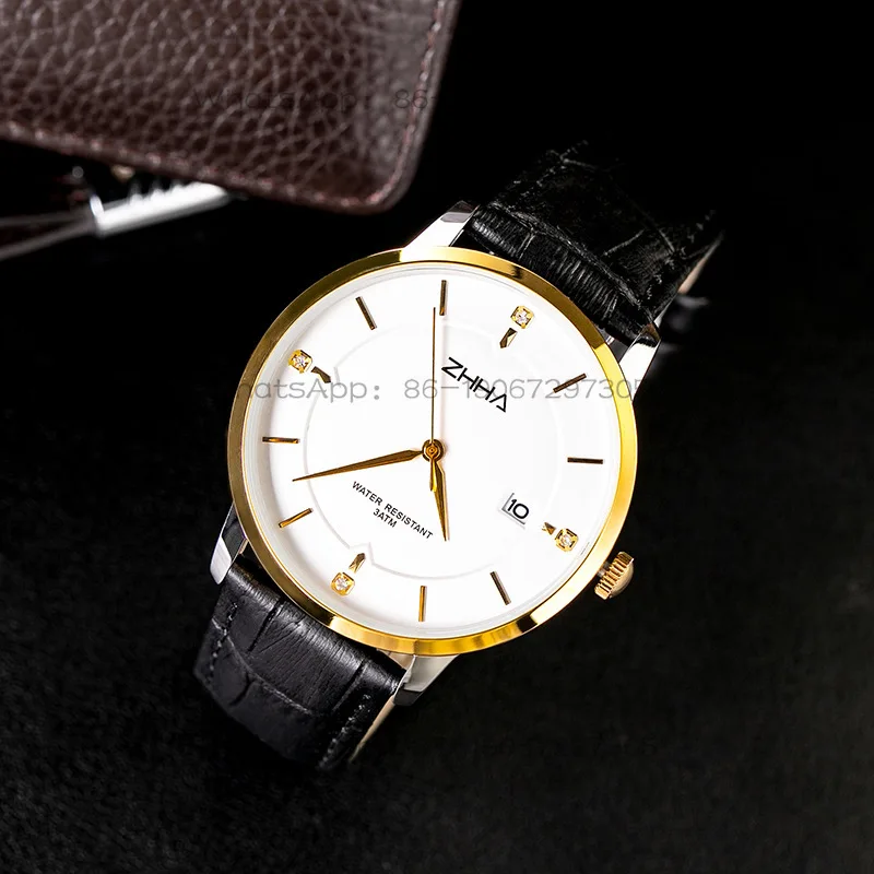 Customized crystal diamonds and nails set off each other, hiding a sharp and handsome watch